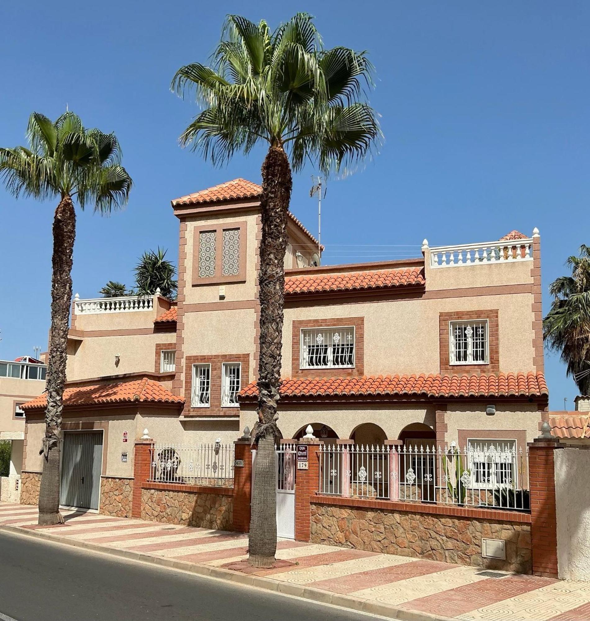 Large Villa Private Pool And Garden Near Beach Roquetas de Mar Esterno foto